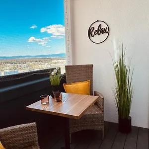 Sky21 * Langen Exklusives Vollausstattung / Zentrale Lage *neu* Apartment